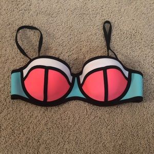 Triangl bathing suit poppy size small